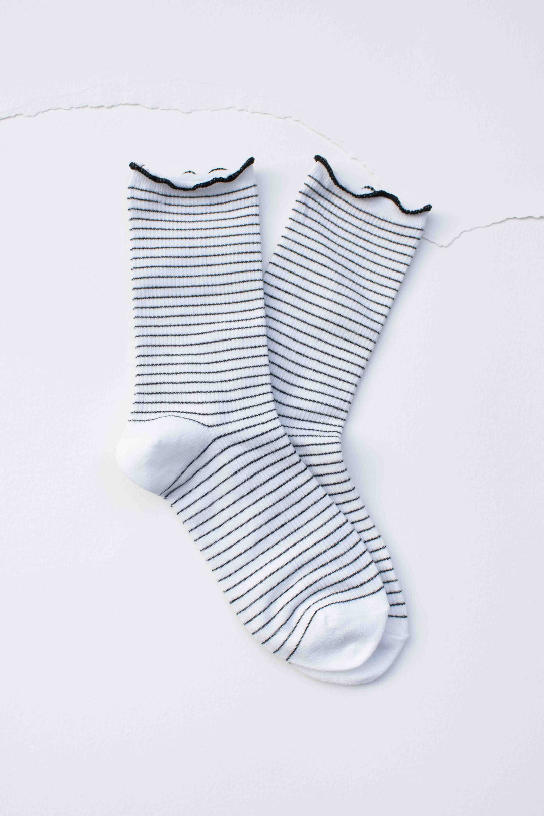 Tiepology | Fine Stripe Ruffle Crew Socks
