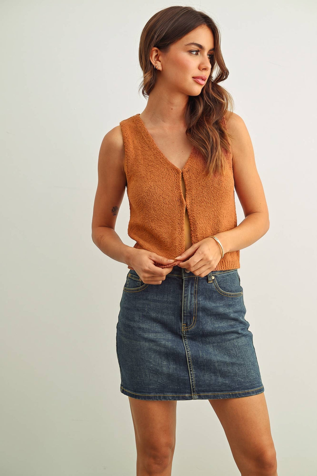 Miou Muse | Hook and Eye Closer vest Cardigan