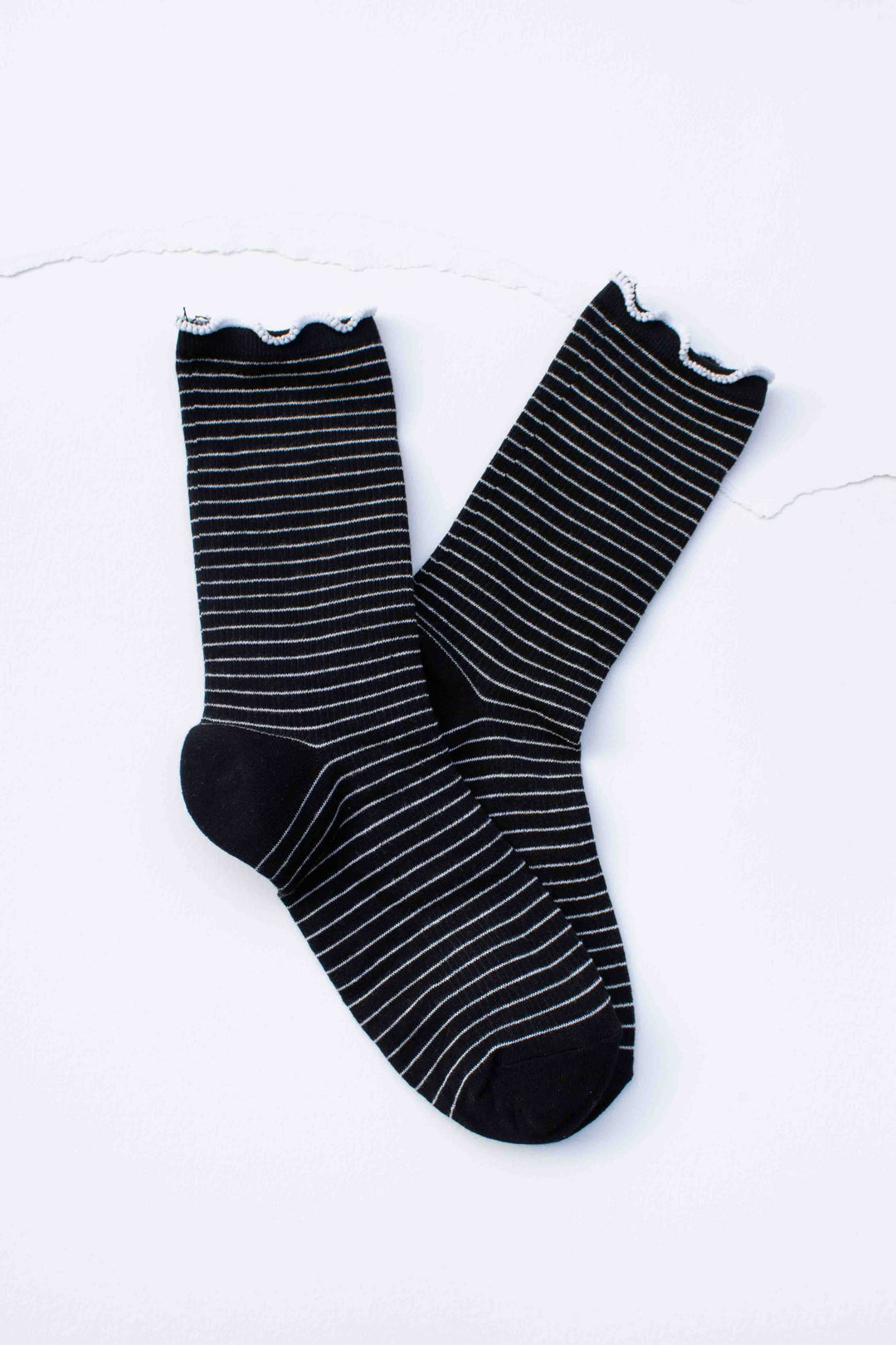 Tiepology | Fine Stripe Ruffle Crew Socks