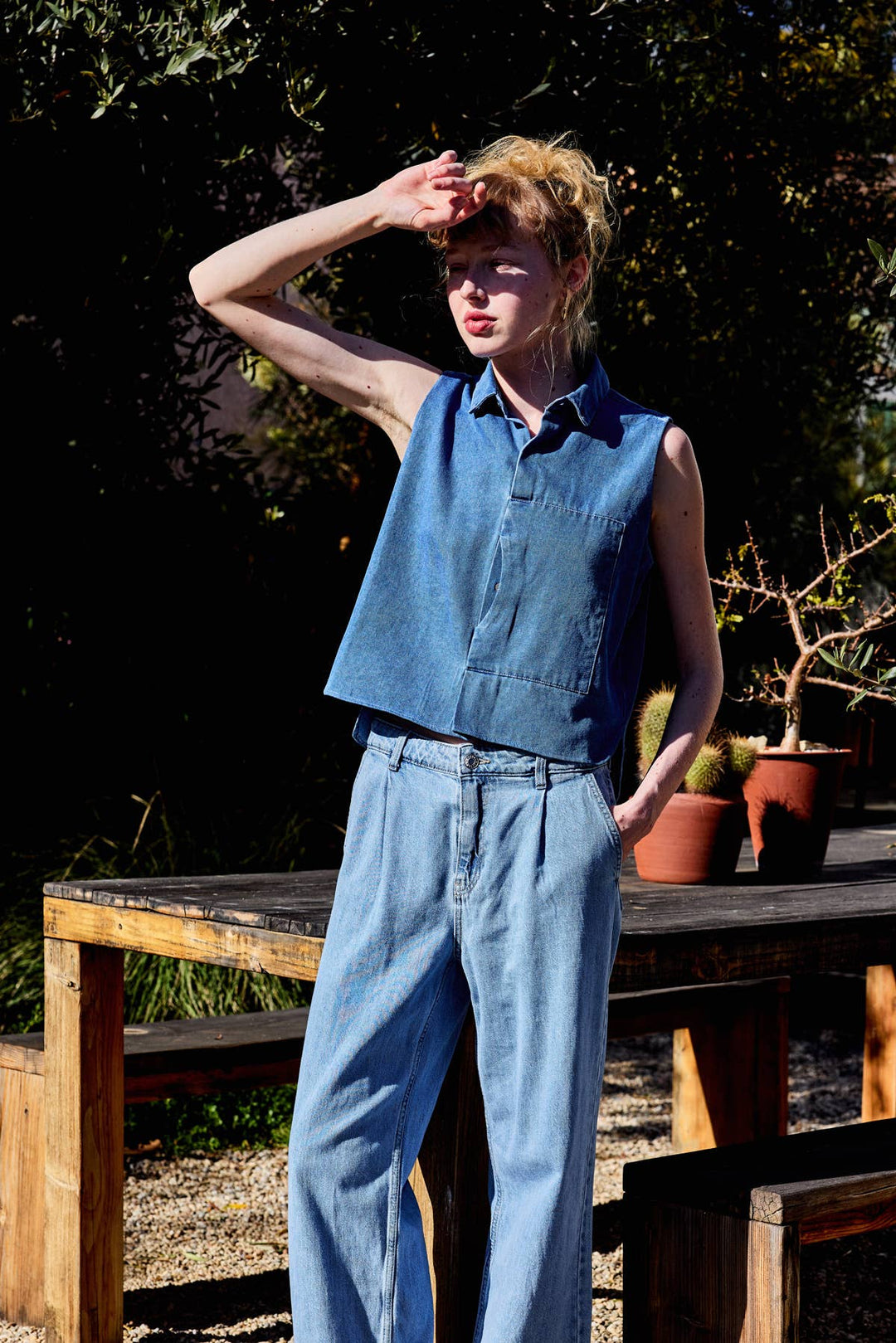 Lara Daisy | Collared Button Down Sleeveless Denim Top