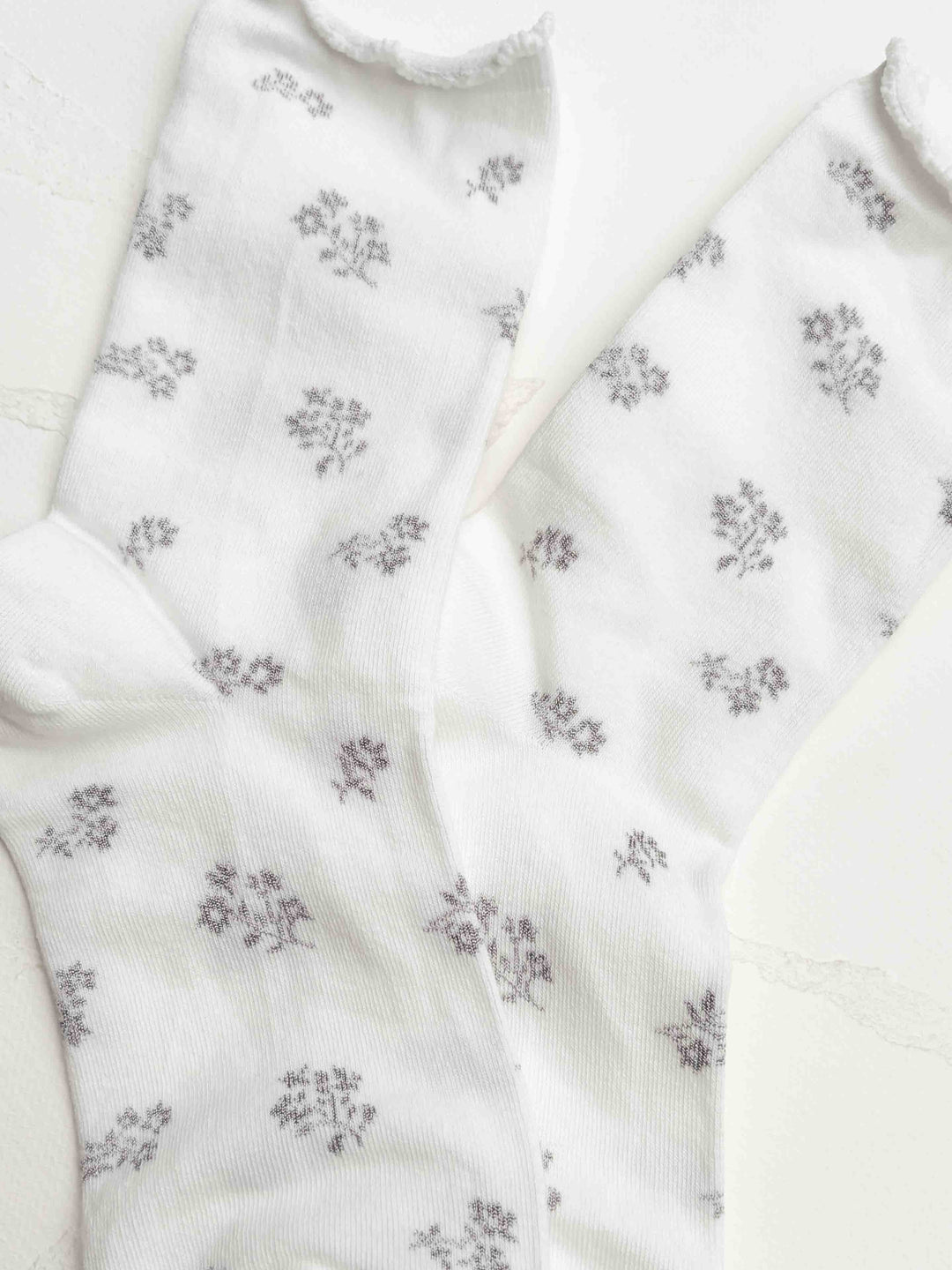 Tiepology | Vintage Tiny Floral Ruffle Cotton Blend Socks