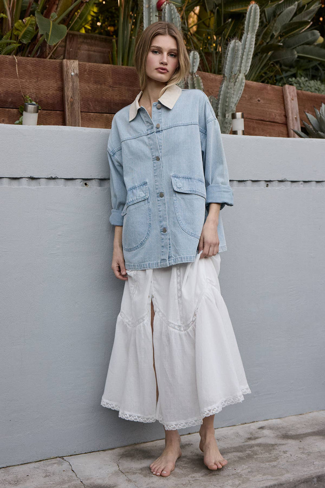 Raisonnel | Contrast Collar Light Wash Denim Jacket