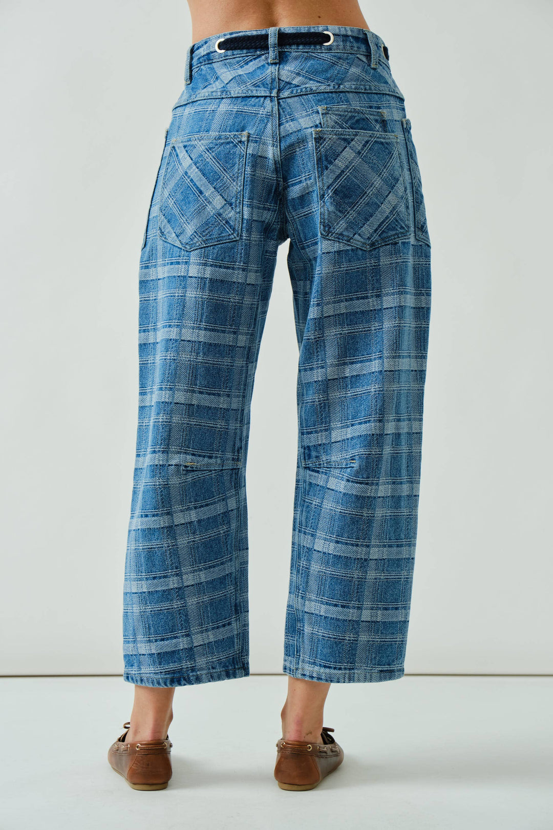 Aaron and Amber | Plaid Semi Barrel Jeans With Belt