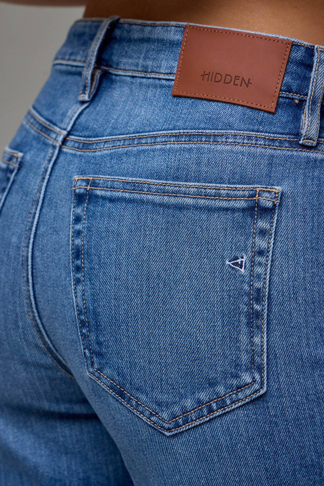 Hidden Jeans | Medium Wash High Rise Cuffed Red Tape Cropped Classic Straight