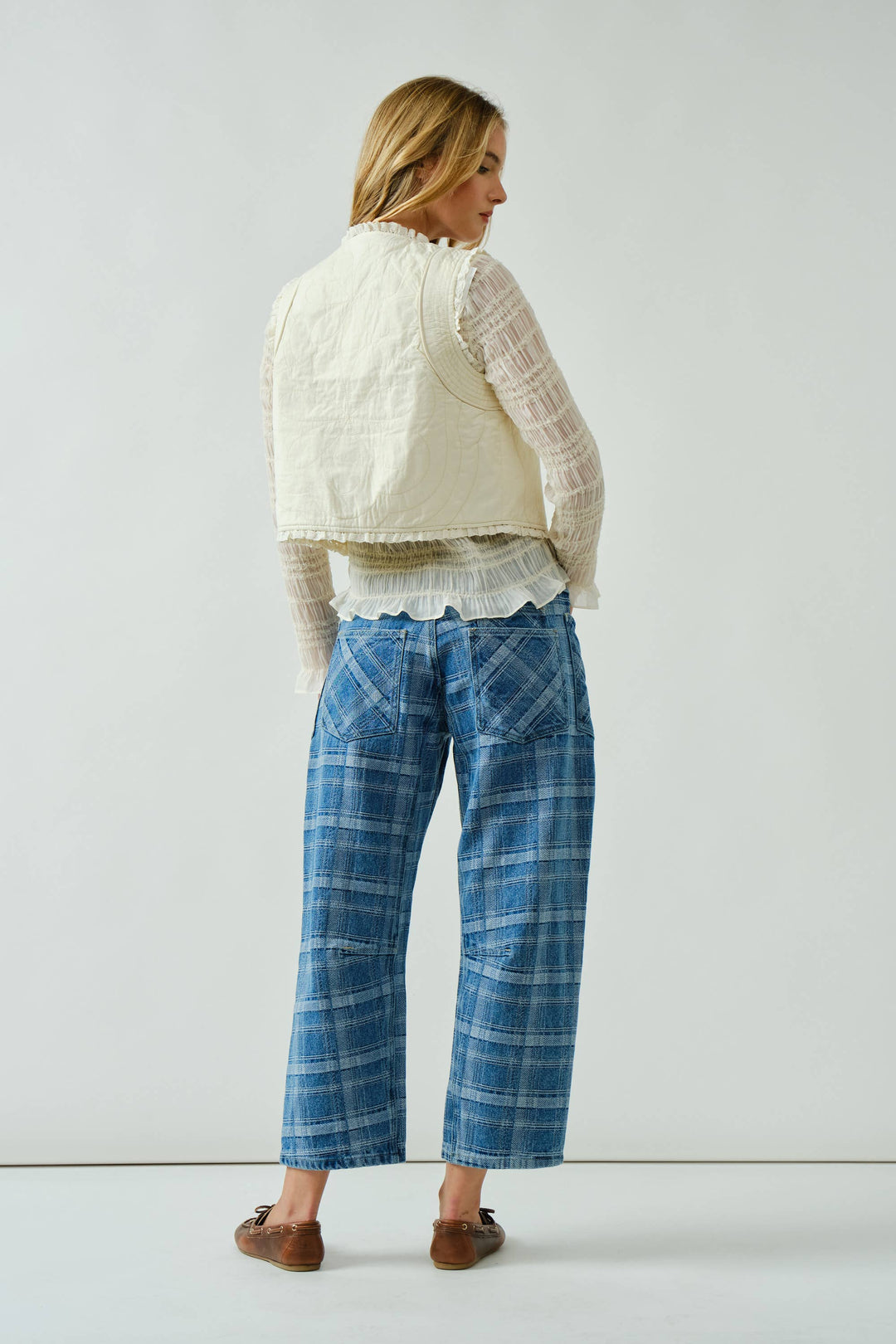 Aaron and Amber | Plaid Semi Barrel Jeans With Belt