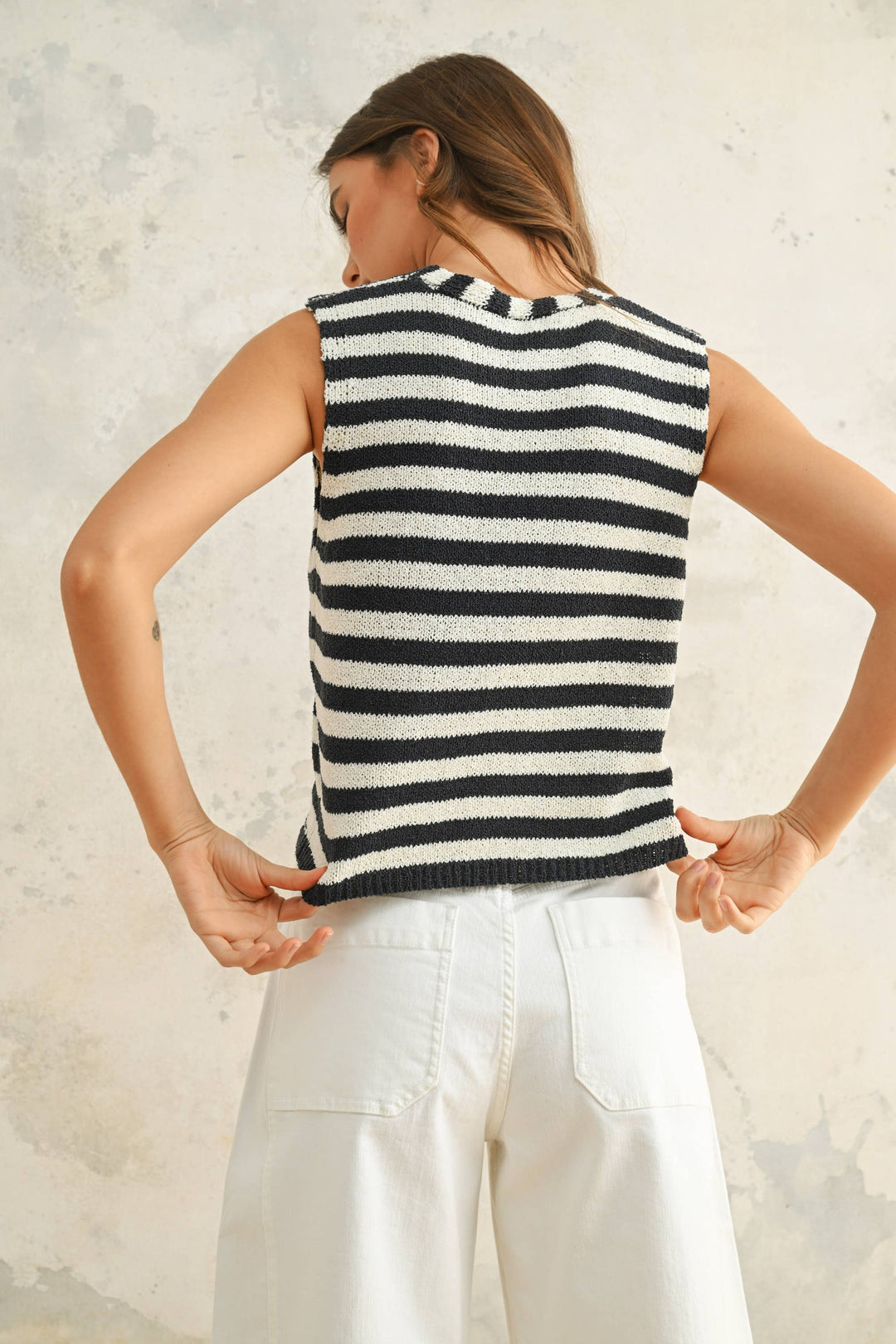 Miou Muse | Light Weight Hook and Eye Closure Tank Vest