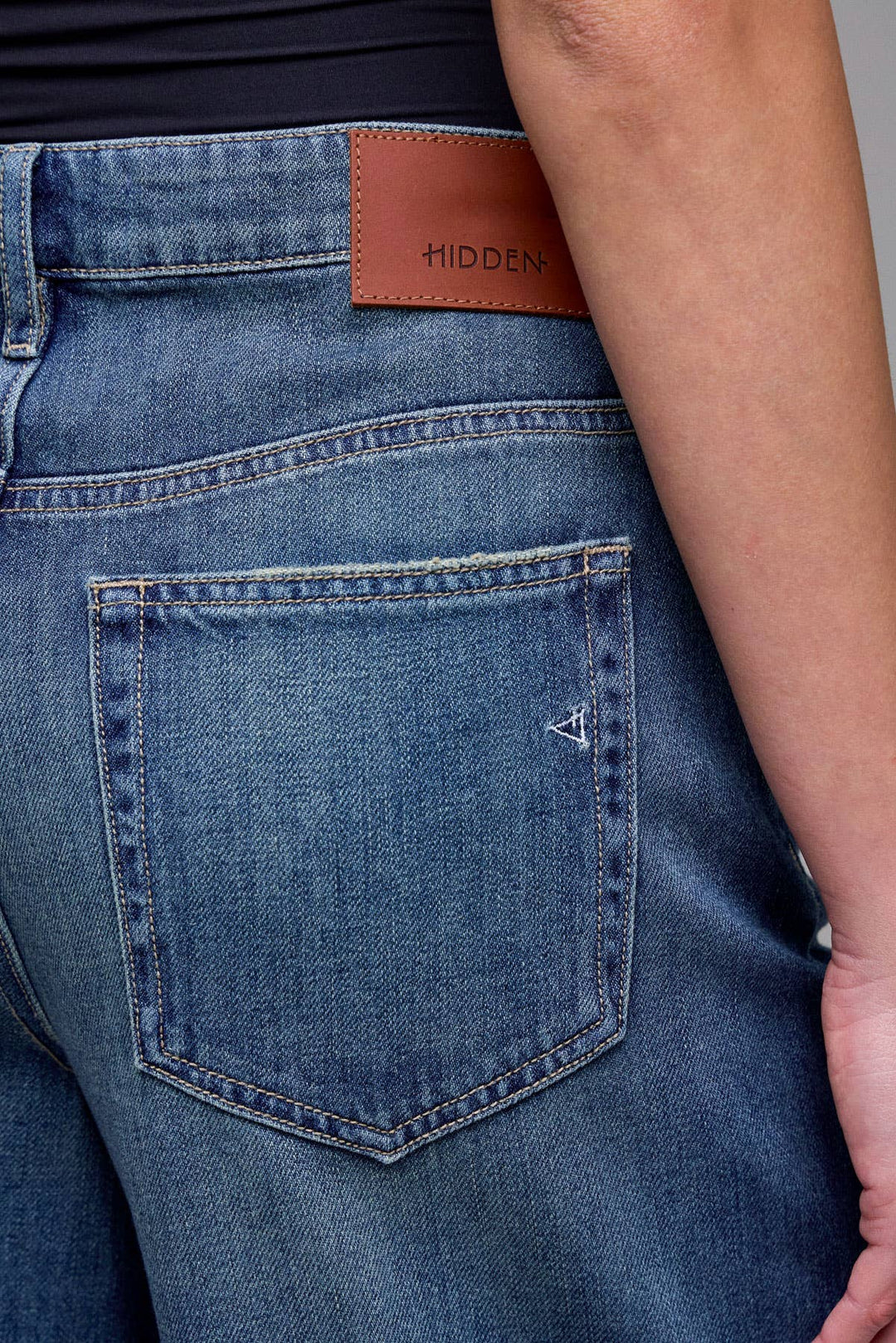 Hidden Jeans | Medium Vintage Clean Super Soft High Rise Super Wide Leg