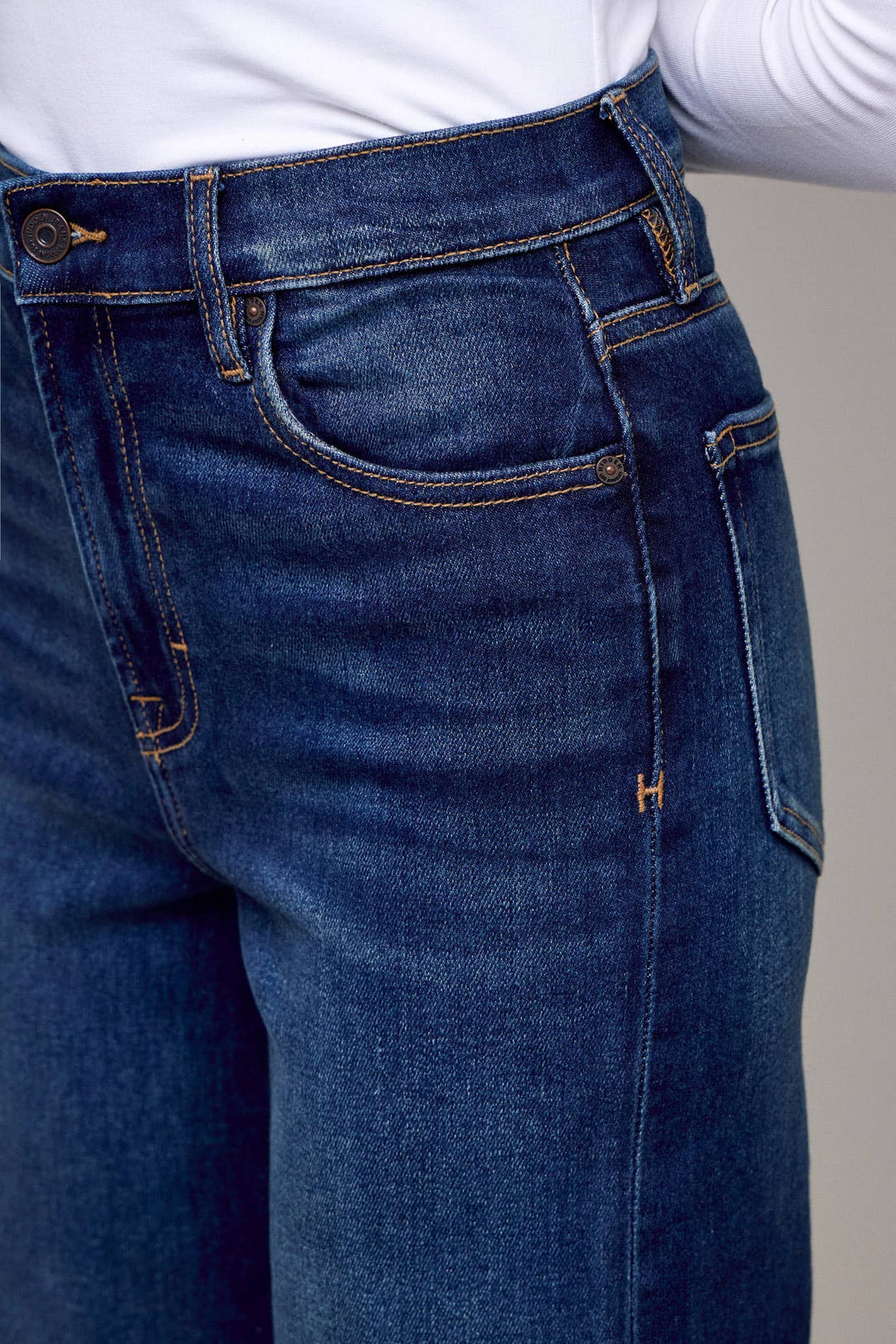 Hidden Jeans | Clean Stretch Dad Jeans