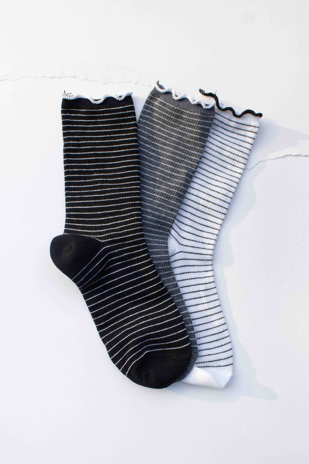 Tiepology | Fine Stripe Ruffle Crew Socks