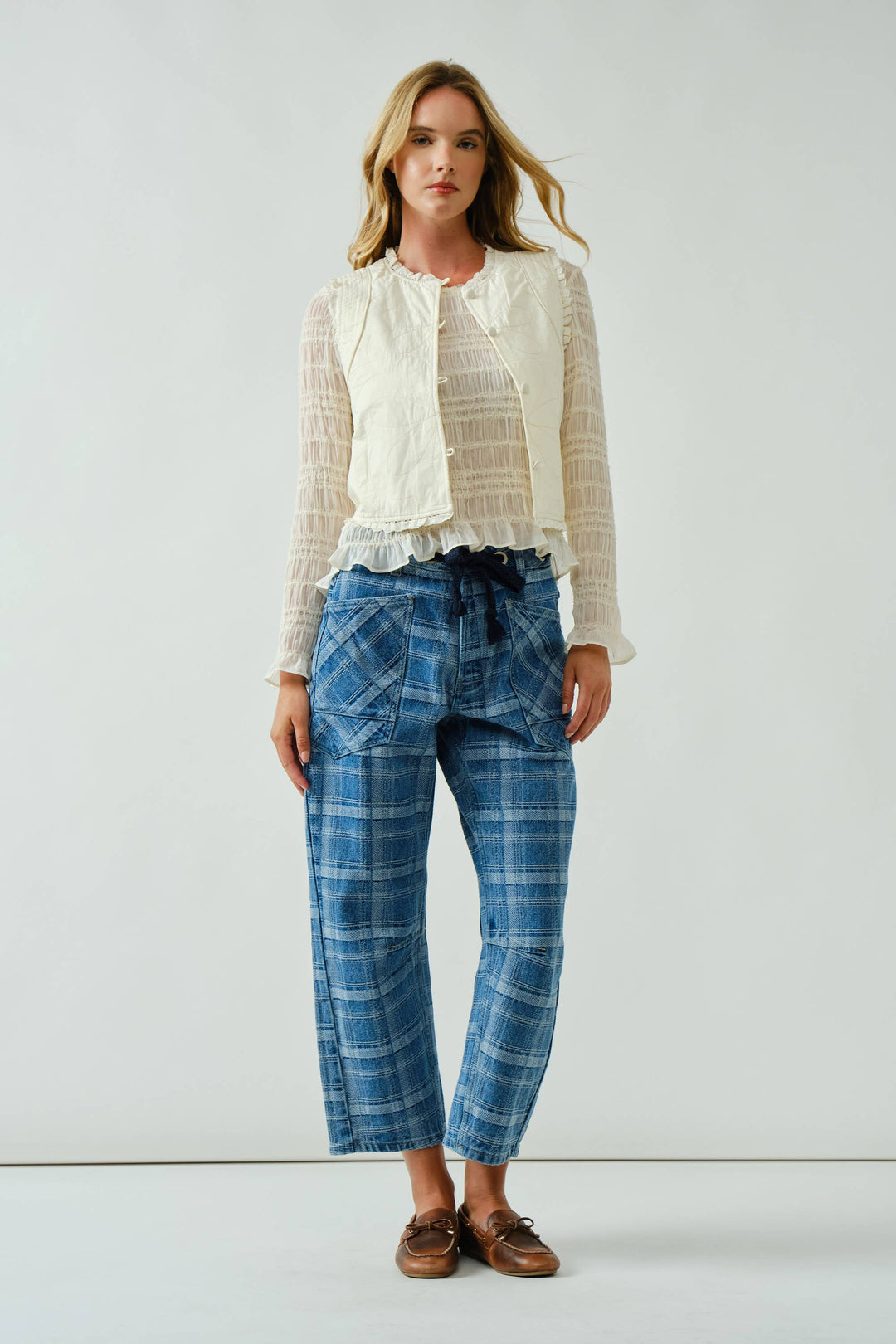 Aaron and Amber | Plaid Semi Barrel Jeans With Belt