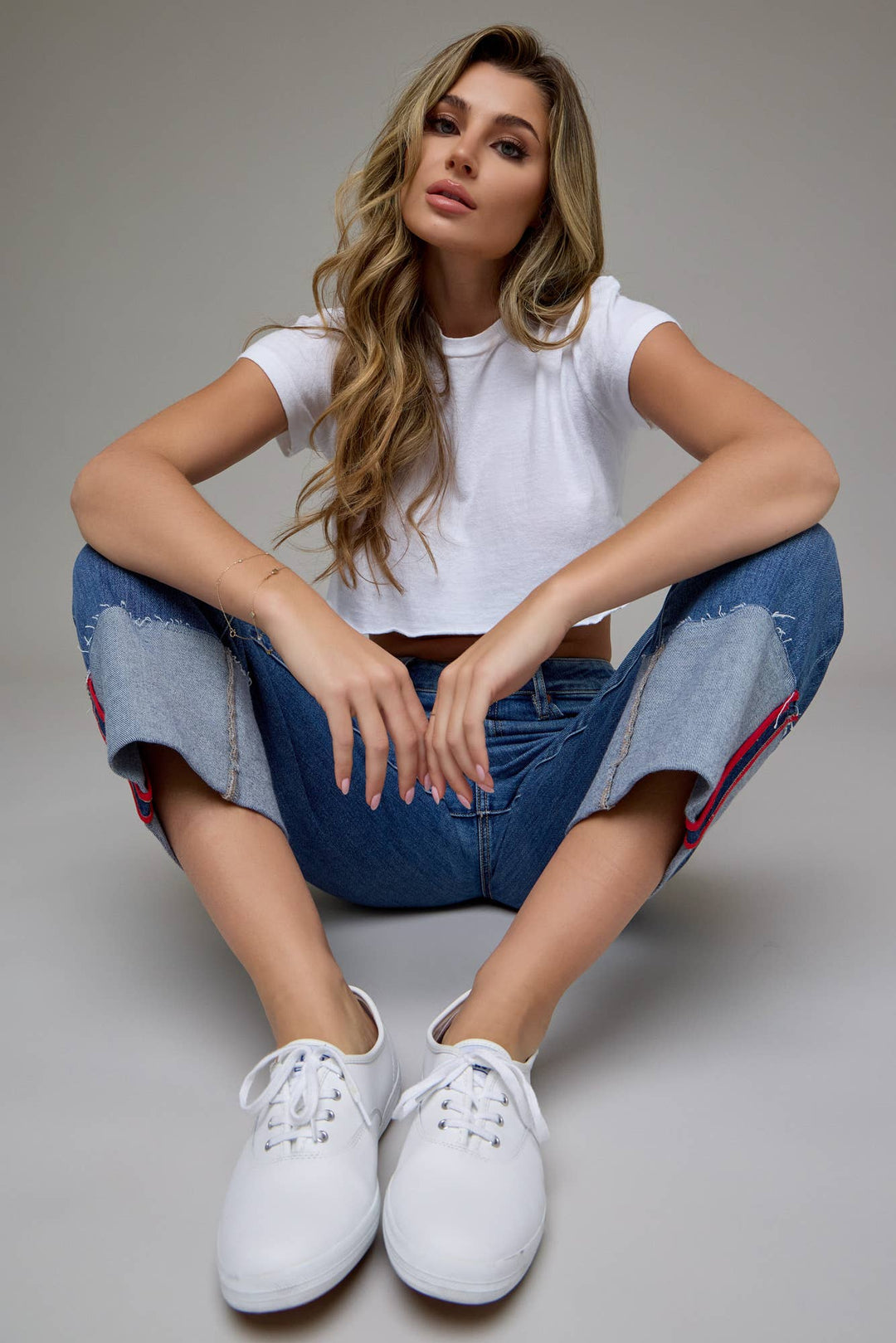 Hidden Jeans | Medium Wash High Rise Cuffed Red Tape Cropped Classic Straight