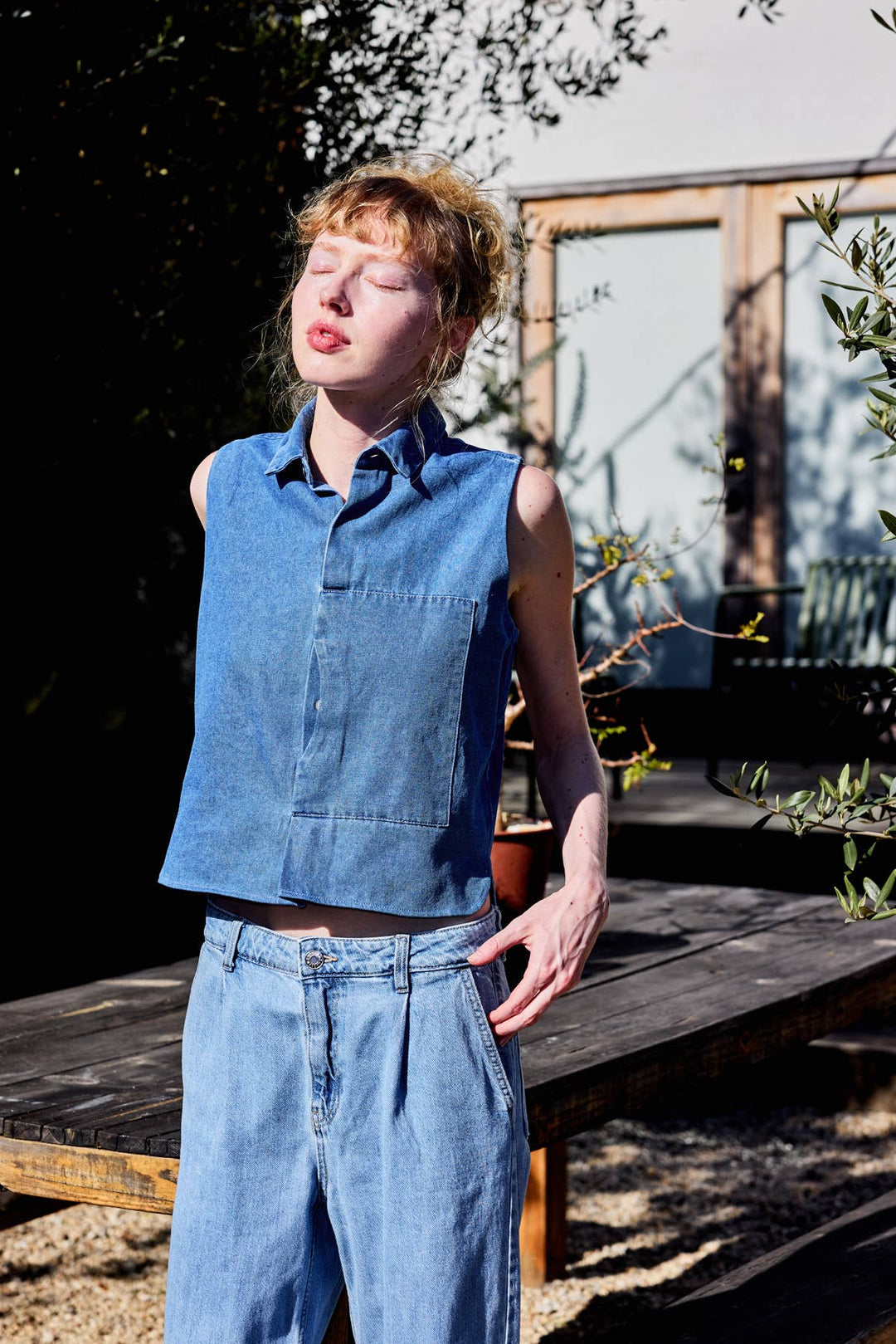 Lara Daisy | Collared Button Down Sleeveless Denim Top