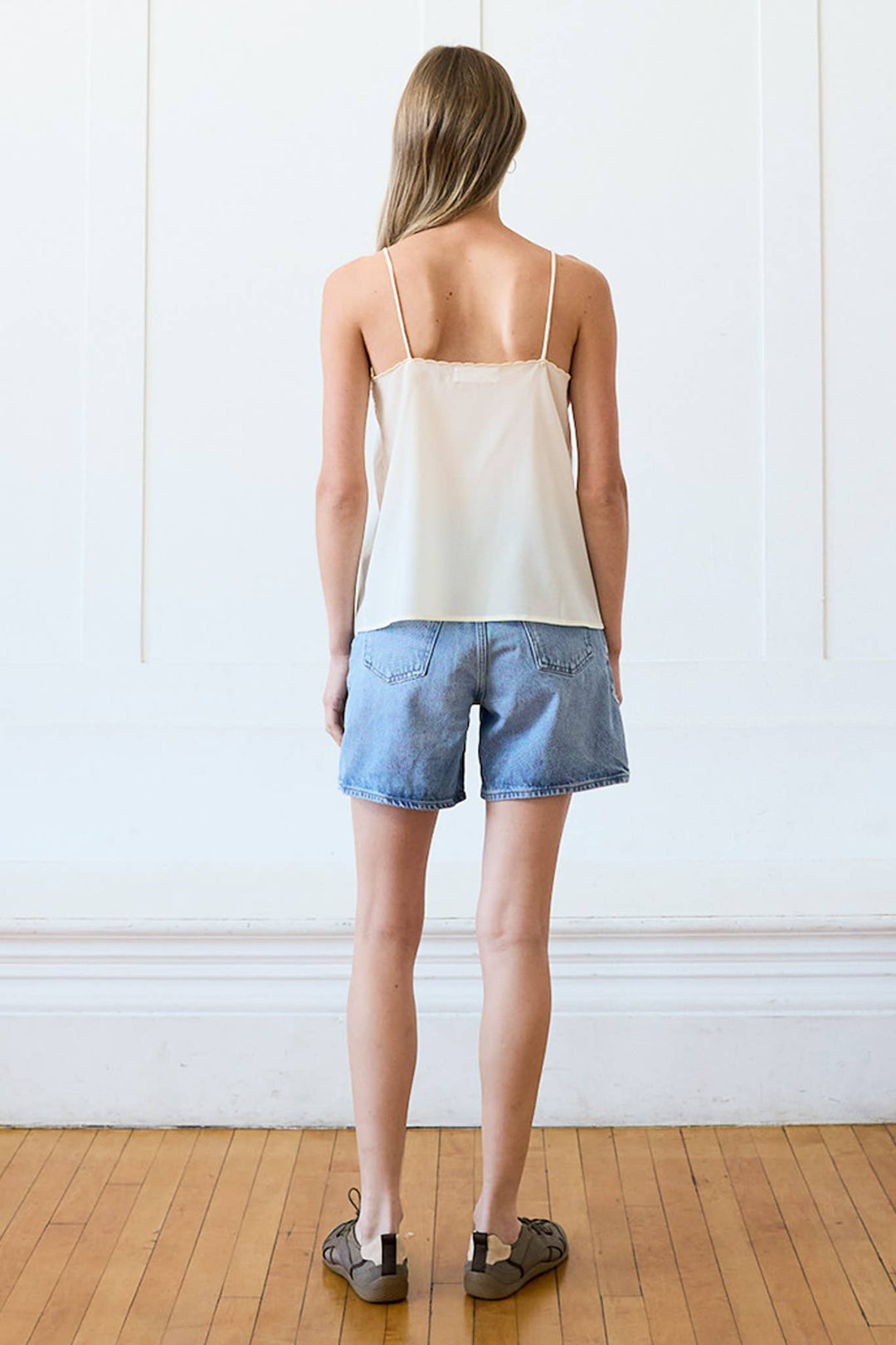 Raisonnel | Lace Trim Embroidered Cami Top