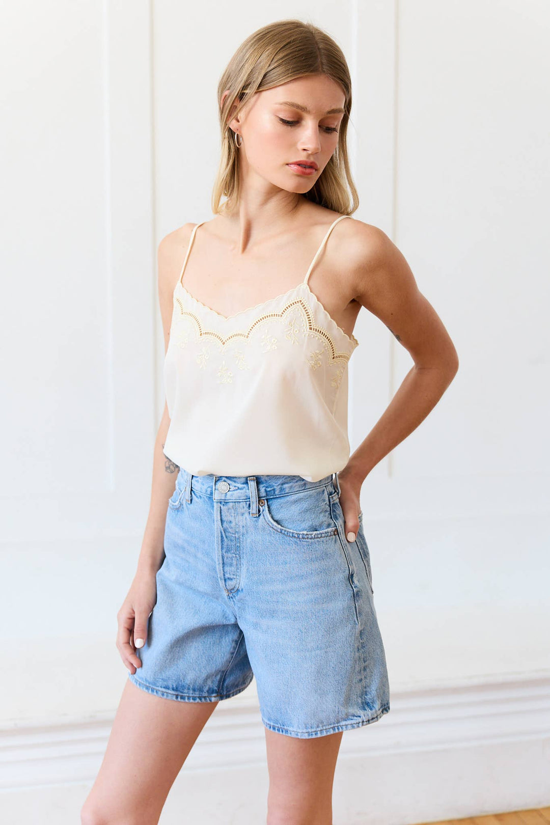 Raisonnel | Lace Trim Embroidered Cami Top