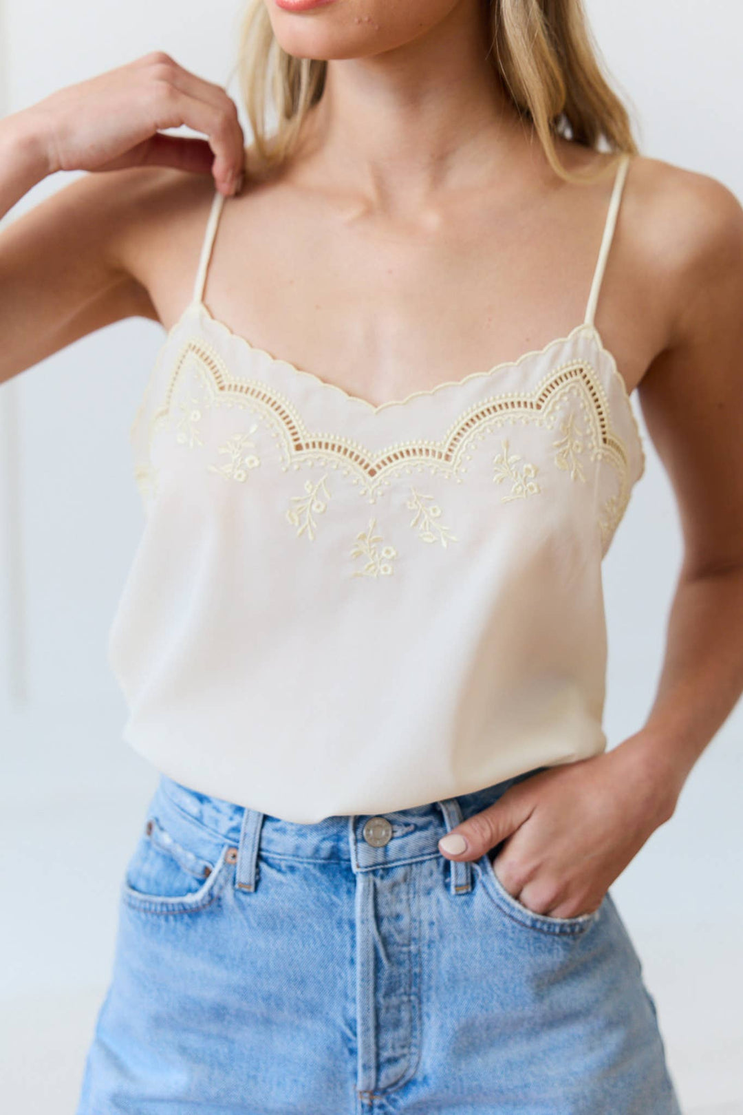 Raisonnel | Lace Trim Embroidered Cami Top